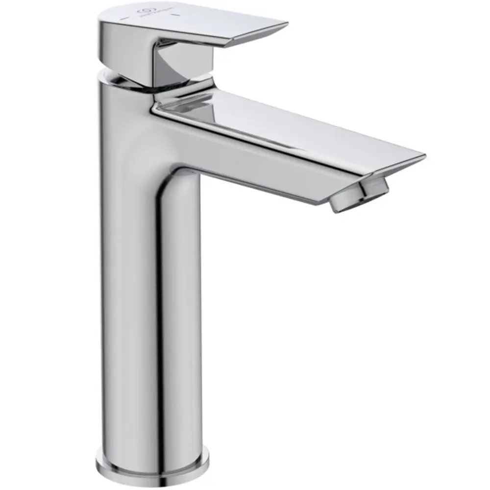 Kran in Chrom-Finish von Ideal Standard mit flacher Auslaufkante. Der Bedienhebel ist oberhalb des Auslaufs platziert.
